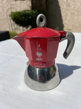 0006932 Bialetti Moka Induction Pot 2 Cups Espresso Ruby Red Clean 7 Inch