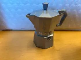 0009053 Bialetti Moka Exclusive Stovetop Espresso Maker 3 Cups - Silver