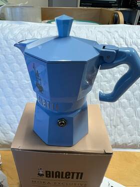 Bialetti 0009061 Moka Exclusive Stovetop Espresso Maker 3 Cups - Light Blue