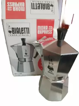 275-06 Bialetti 6-cup Stovetop Coffee Maker - Silver