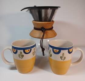 Bodum 11682-109 Cork Pour Over Coffee Maker And 2 Talavera Mugs Lot 34 Oz Permanent Filter
