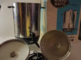 M-0130 Mirro-matic 30 Cup Electric Percolator With Original Box Works Clean