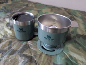 Stanley 10-09566-001 - The Camp Pour Over Set 12 Ounces Hammertone Green