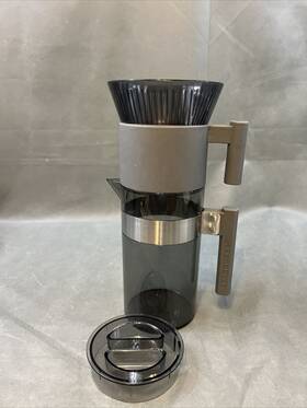 Starbucks 762111003355 Iced Coffee Brewer Maker Cold Brew Pour Over Style 2013 Smock/gray