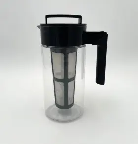 Takeya 257363931570 Patented Deluxe Cold Brew Coffee Maker 1qt Black