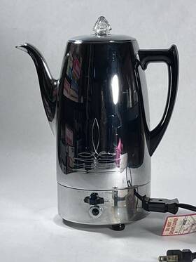 Universal 4438 Vintage 1950s Coffeematic 8 Cup Coffee Pot Electric
