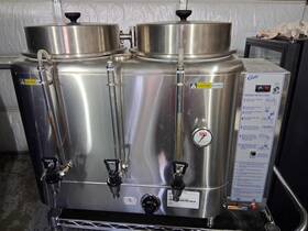 Wilbur Curtis Ru-300-12 3 Gallon Low Volume Coffee Urn With 2 Tanks. 220 Volt