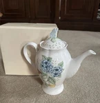 Lenox Butterfly Meadow Coffeepot With Lid Spring Floral Theme Tea Party New. Price: $99.00.