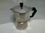 Vonshef Stovetop Aluminium Espresso Coffee Maker Pot Small Used. Price: $16.99.