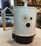 Vintage Regal Poly Perk Coffee Pot Electric Percolator 1970'S 2-4 Cup, Daisies Used. Price: $18.95.