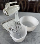 Vintage Sunbeam Mixmaster Vista Stand Mixer 10-SPEED Milk Glass Bowls & Beaters Used. Price: $77.16.