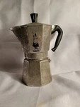 Bellemain 6 Cup Stovetop Coffee Espresso Maker Moka Pot Heavy Duty Aluminum 2 Oz Used. Price: $28.00.